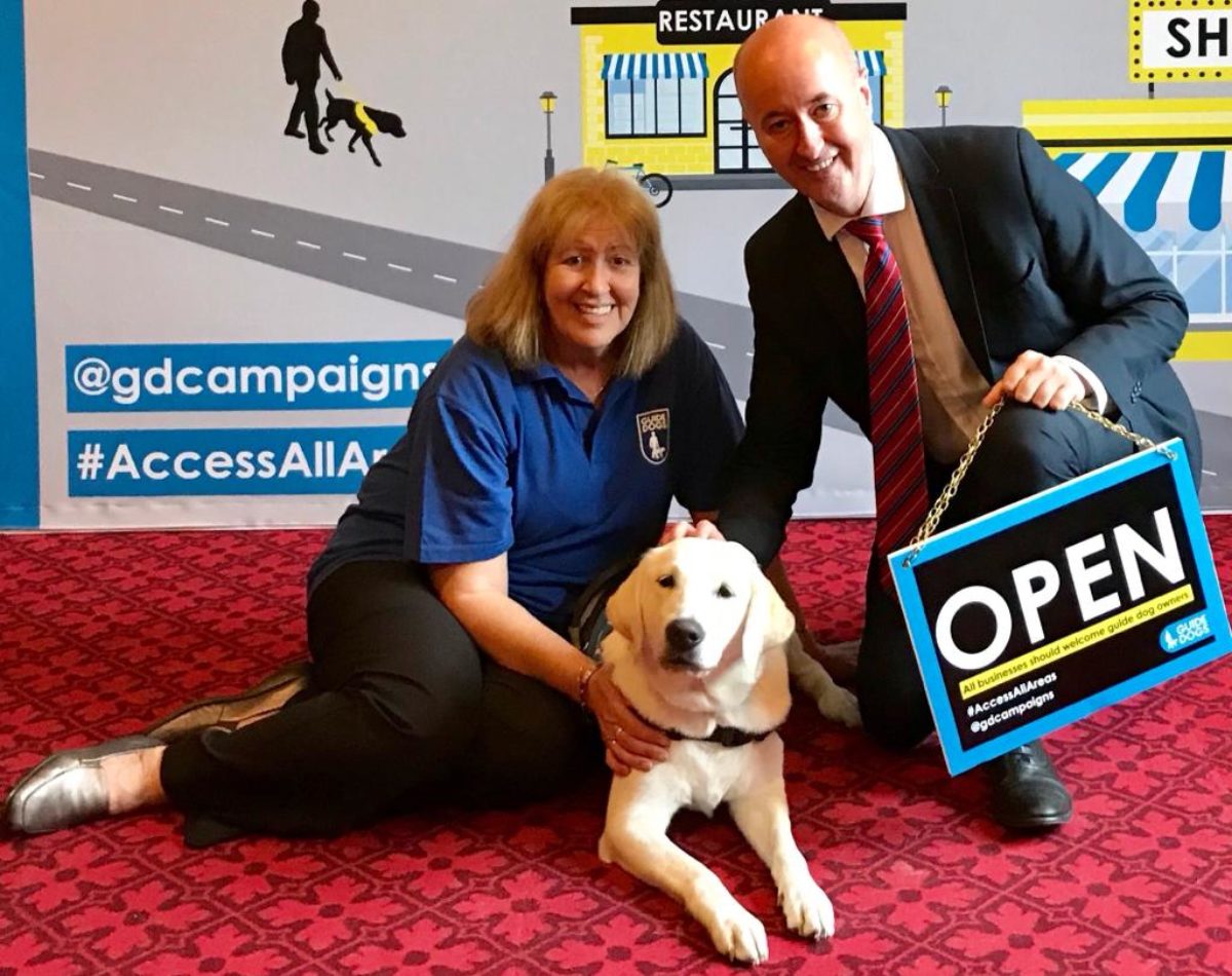 Geraint Davies, MP meets guide dog owners and activists to show his support for the Access All Areas campaign.